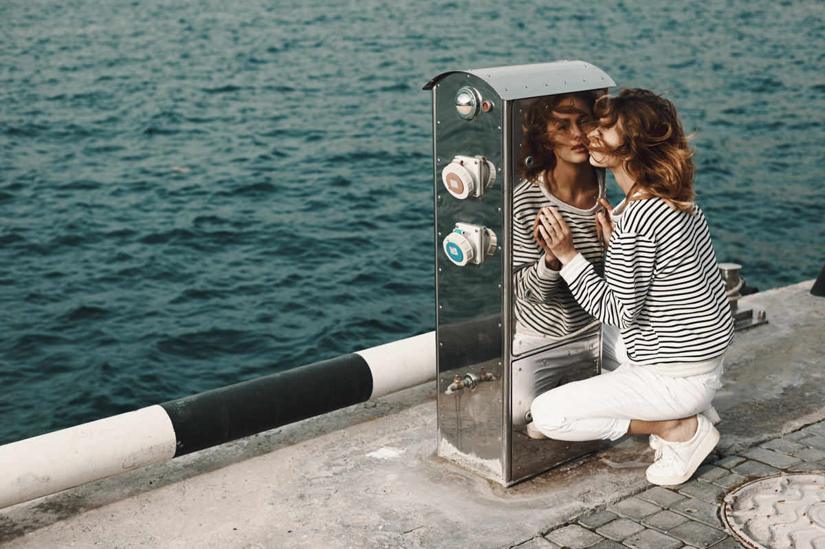 Stock Photo 144837195